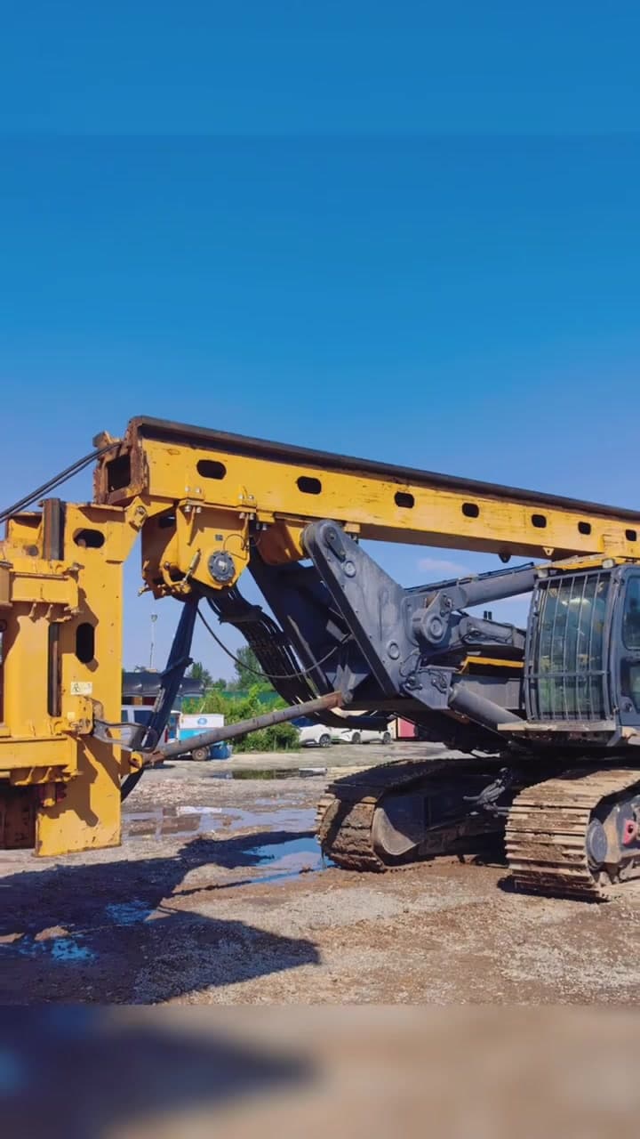 XCMG XR240E منظر أمامي للمعدات المستعملة