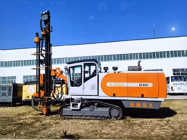 Zhigao D440 Entegre DTH Açık Ocak Sondaj Makinesi — İkinci El Ekipman