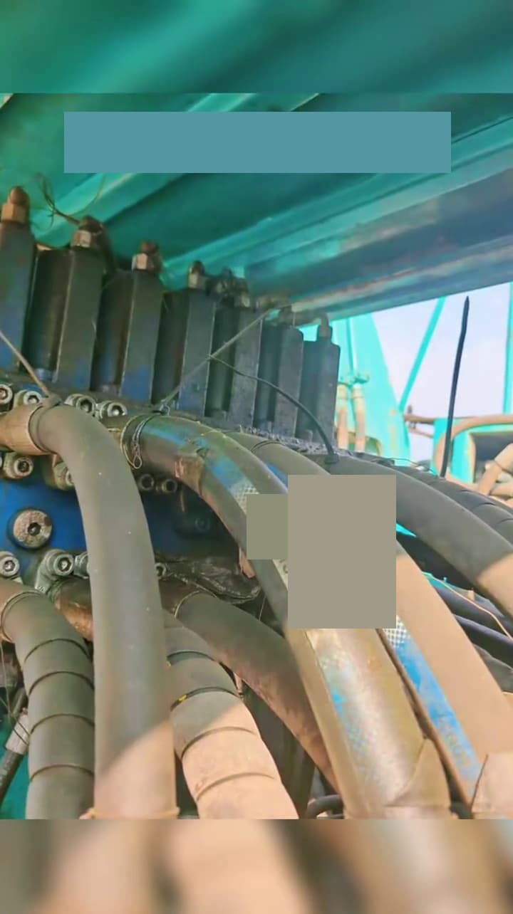 Used Sunward 220 Rotary Drilling Rig interior view