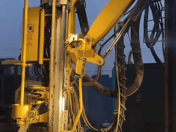 Foreuse de surface à marteau hors trou Atlas Copco ROC D7 d'occasion