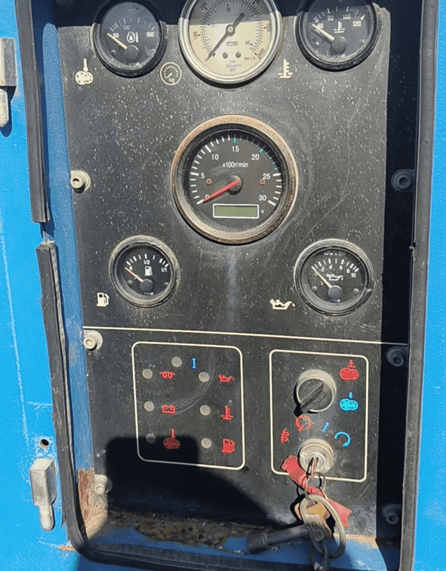 Liutech 180-19 Air compressor instruments and control panel