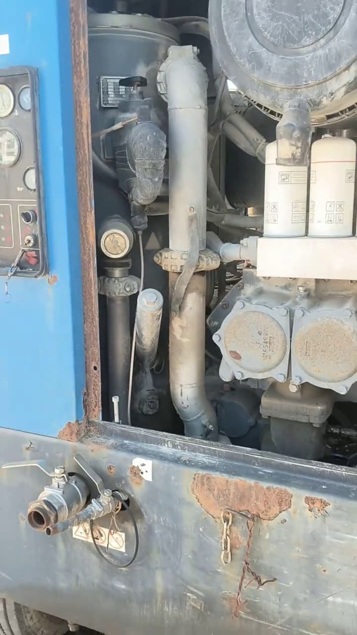 Interior view of used Liutech 180-19 mobile air compressor