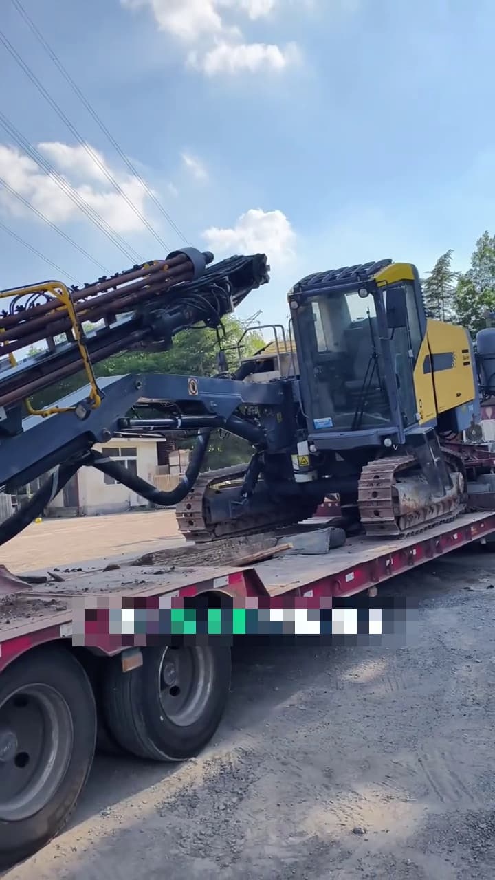 Atlas Copco T40 Top Hammer Surface Drill Rig used equipment