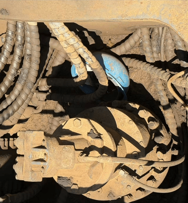 منظر داخلي لـ Zoomlion 240 حفارة دوارة مستعملة