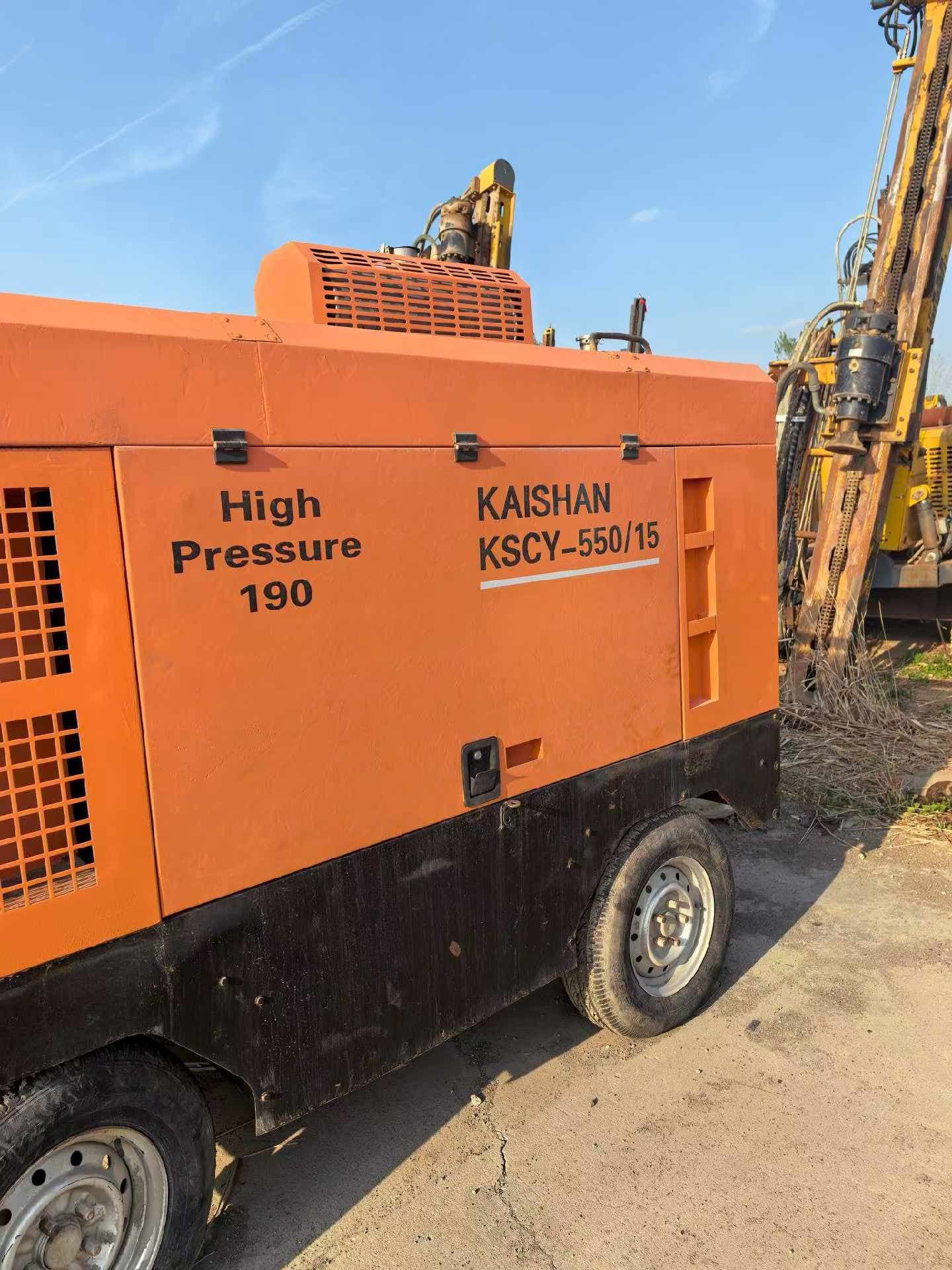 Used Kaishan KSCY-550/15 portable air compressor, source view 1