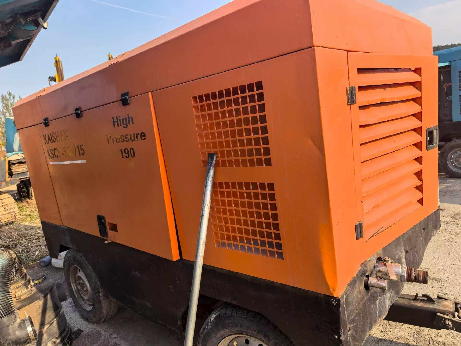 Used Kaishan KSCY-550/15 portable air compressor, source view 2