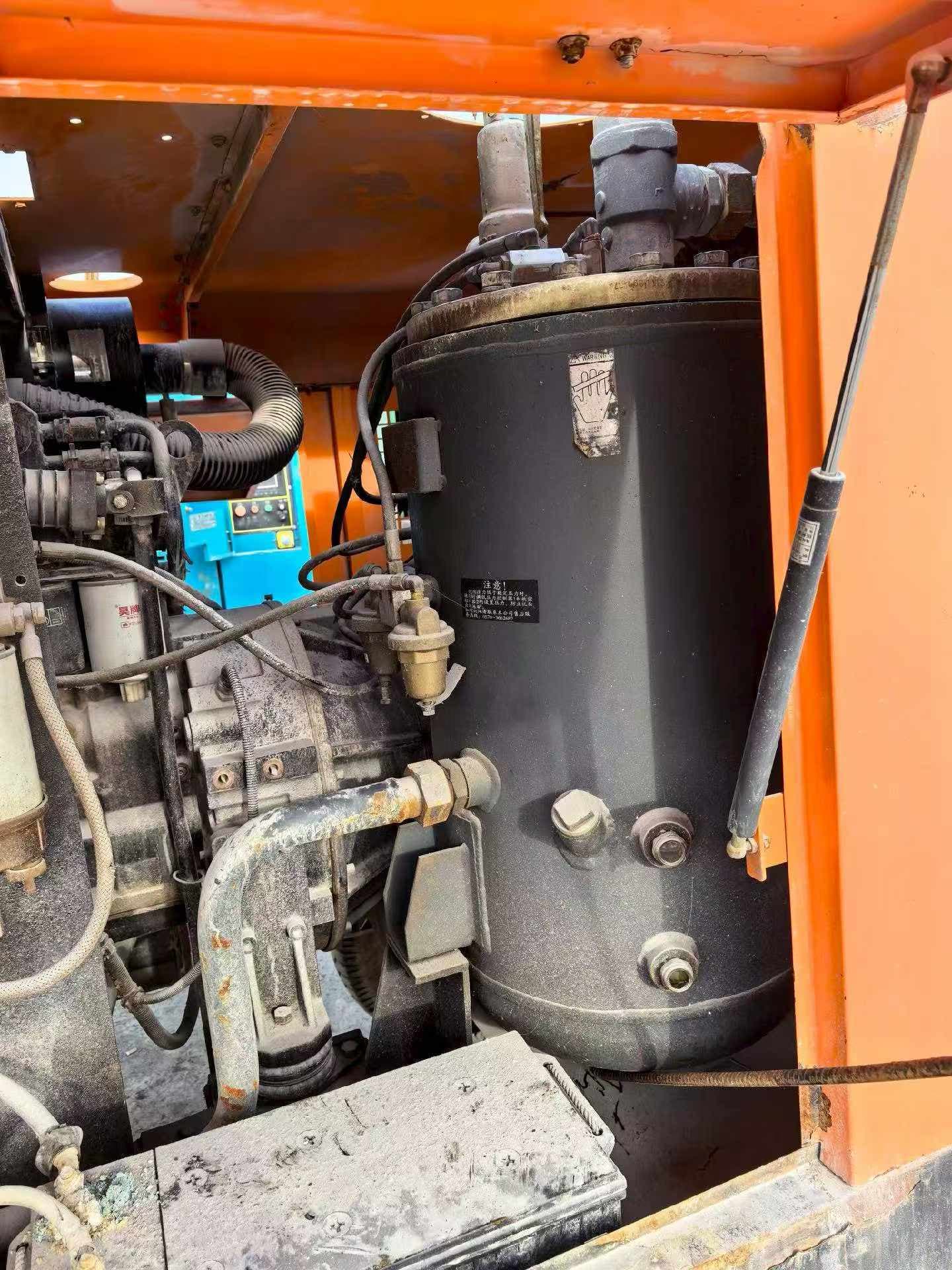 Used Kaishan KSCY-580/17 portable air compressor, source view 3