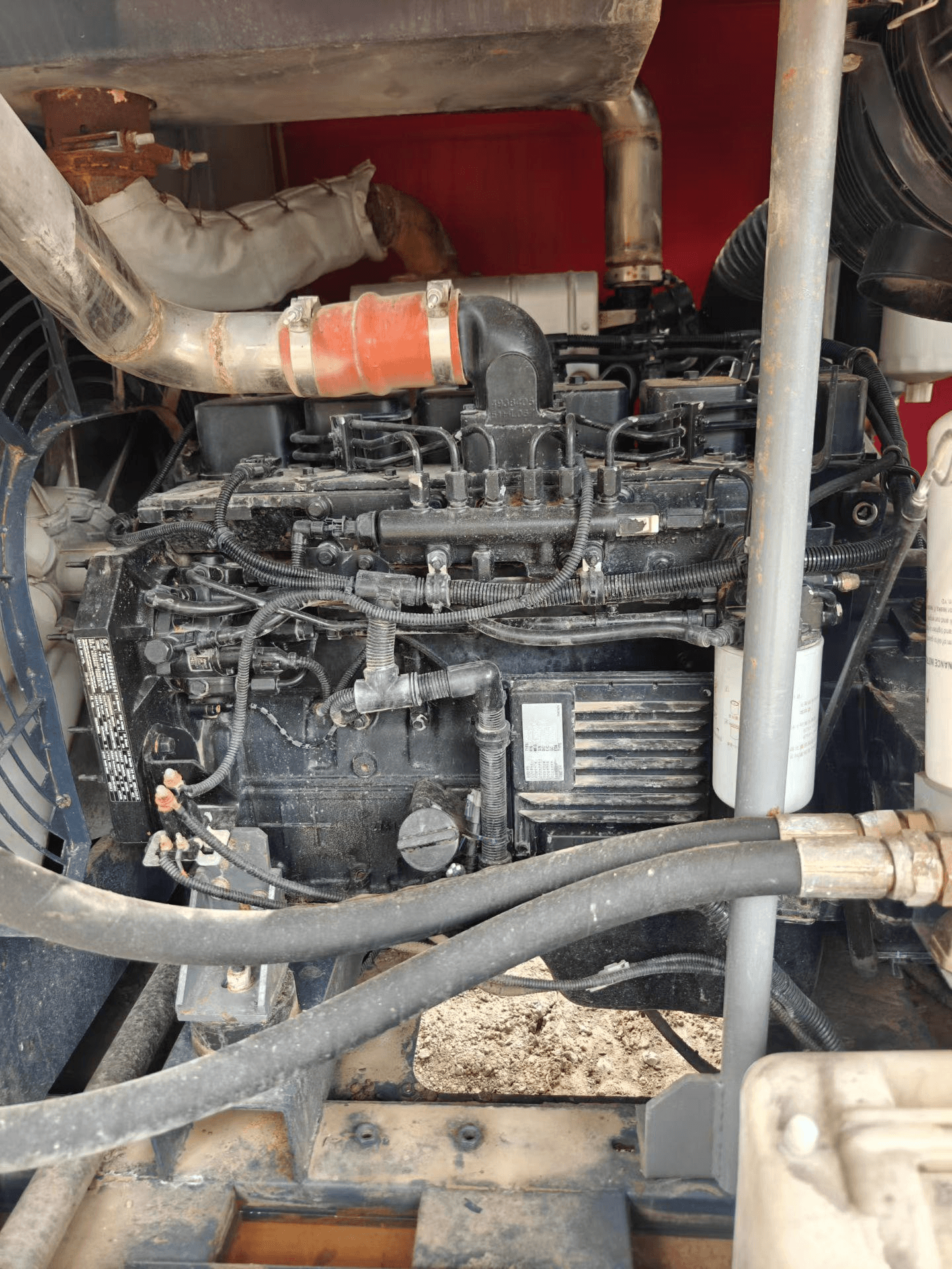 Hongwuhuan 15-16 compressor engine compartment