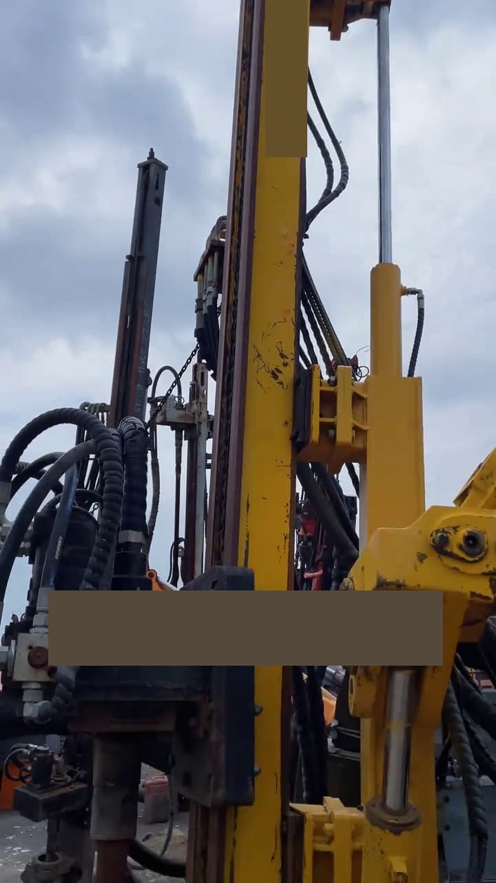 Used Jinke 590 Rock Drilling Rig right view