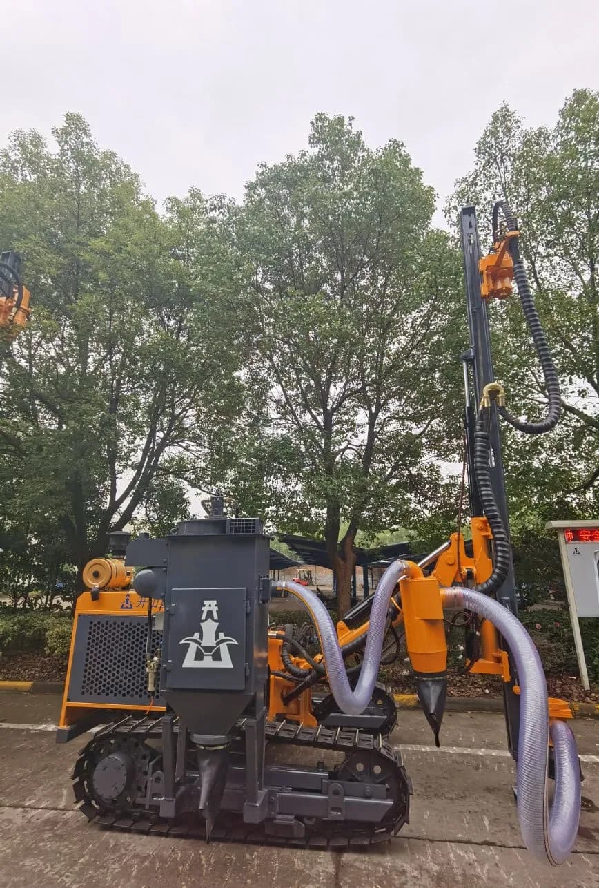 Used Kaishan 726 rock drilling rig mast and rear view