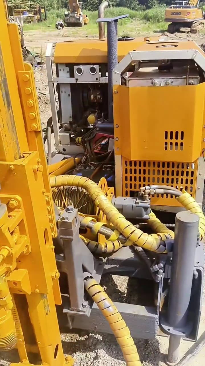 Used Puhua Yinggong 300 exploration drilling rig interior view