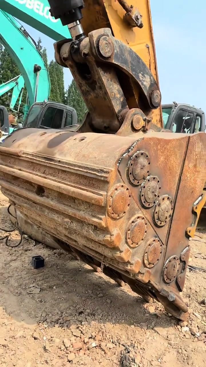 SANY SY485H вид деталей использованного оборудования