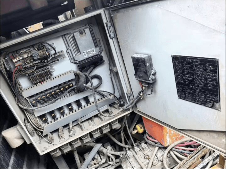 منظر داخلي لحفارة دوارة XCMG 400E مستعملة