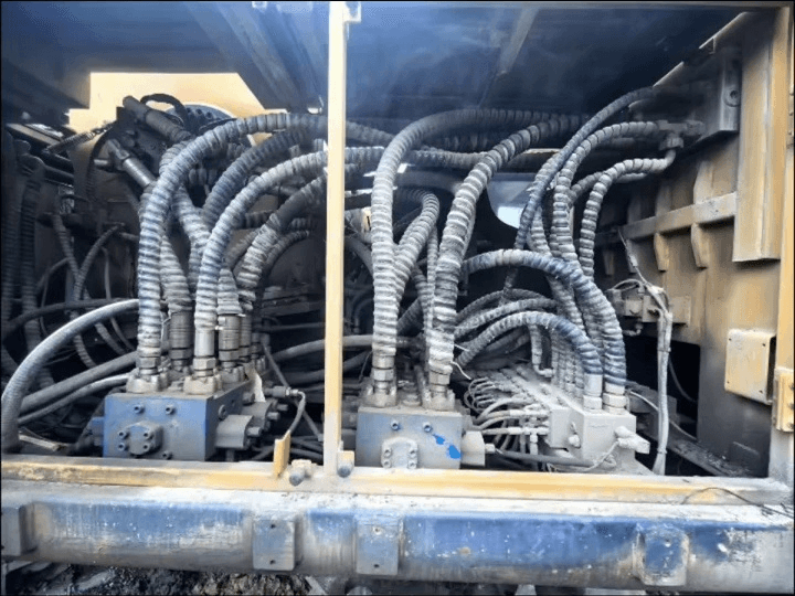 منظر داخلي لحفارة دوارة XCMG 400E مستعملة