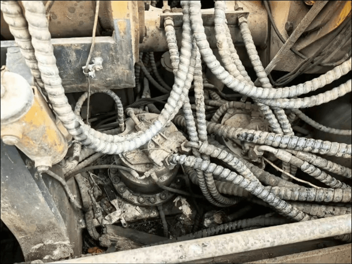 منظر داخلي لحفارة دوارة XCMG 400E مستعملة