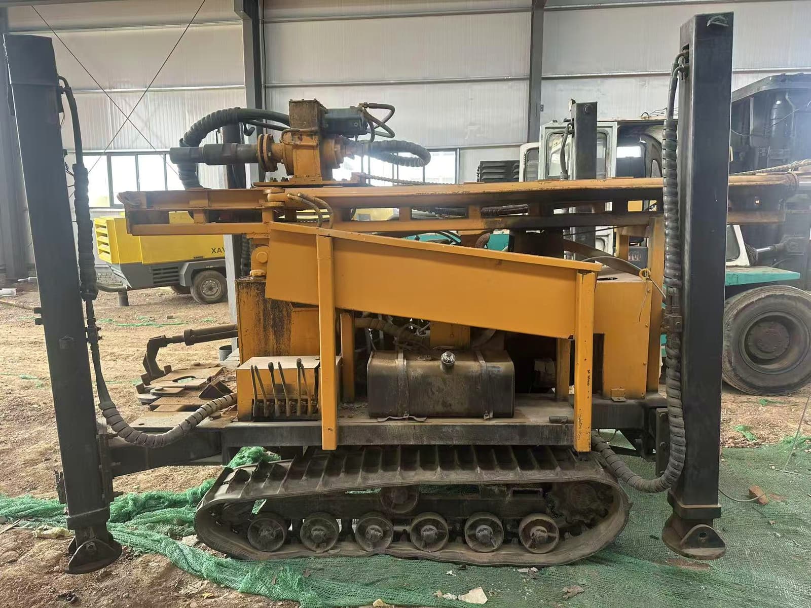 Atölyede kullanılmış kompakt paletli tünel sondaj makinesi