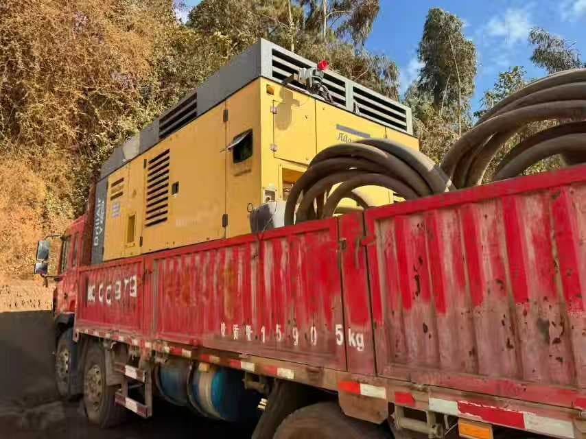 Used Atlas Copco X1300 high-pressure portable air compressor, source view 4