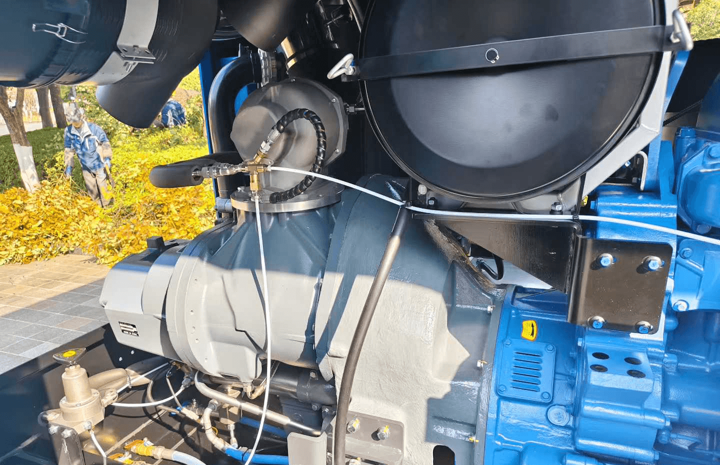 Liutech Cooling lines and engine components inside the air compressor