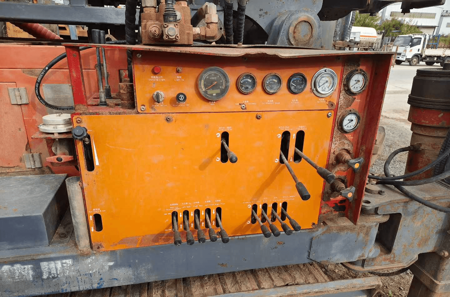 لوحة التحكم ومقياس الضغط لحفارة Tianqi TS466