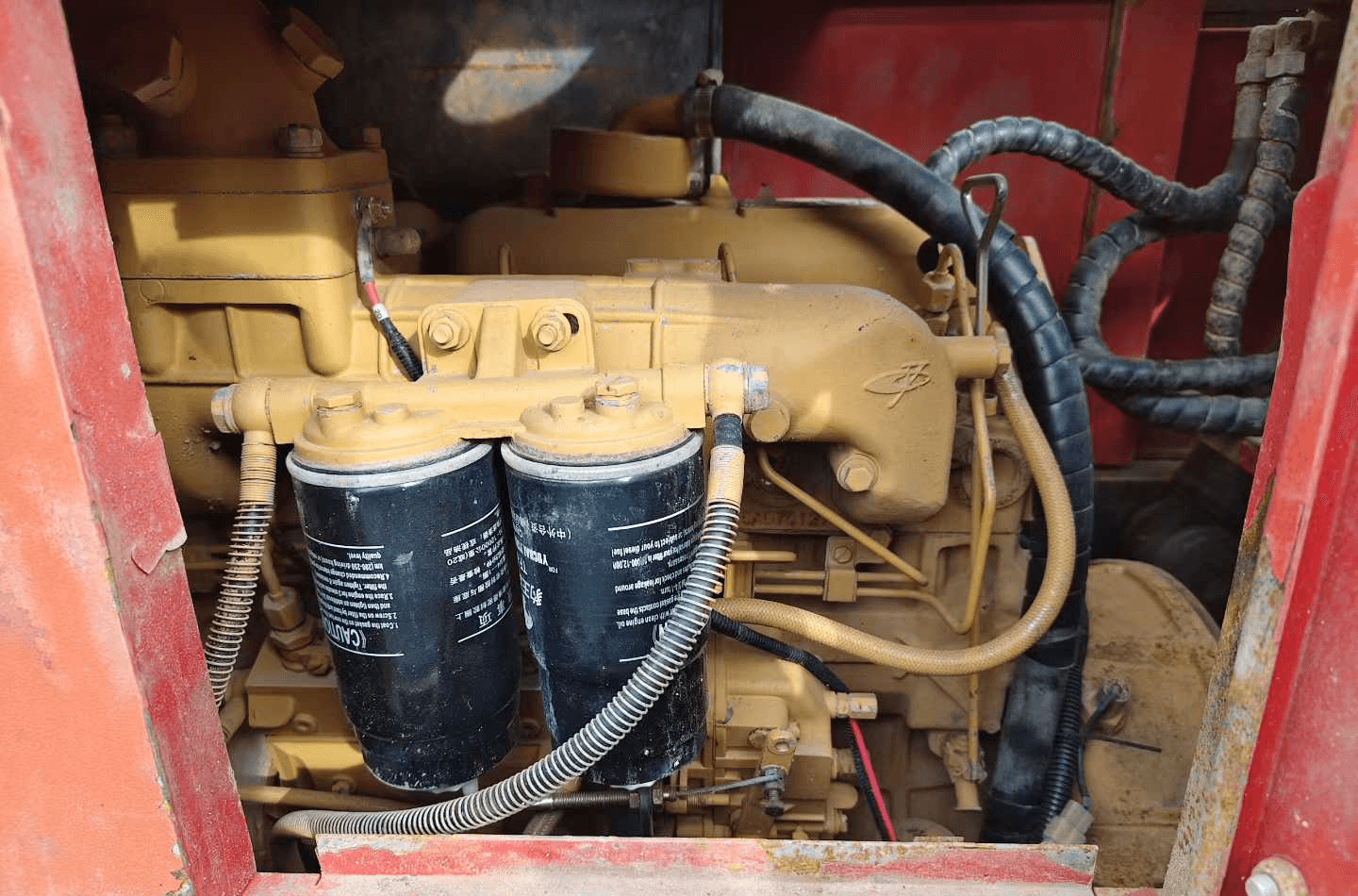 محرك حفارة Tianqi TS466 ومرشحاتها