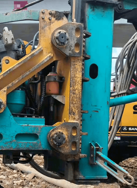 Vue au travail de la foreuse rotative Sunward 300H