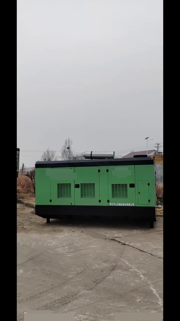 Kaishan 29-23 Mobile Air Compressor left view