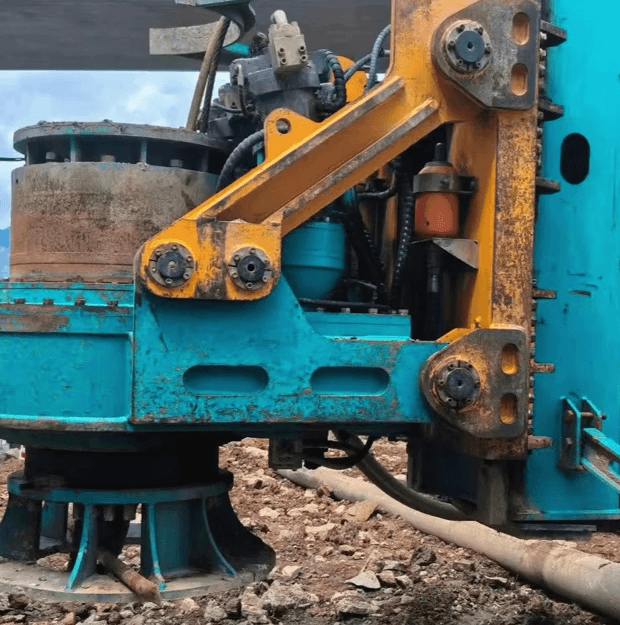 İkinci el Sunward 300H döner sondaj makinesi çalışma görünümü