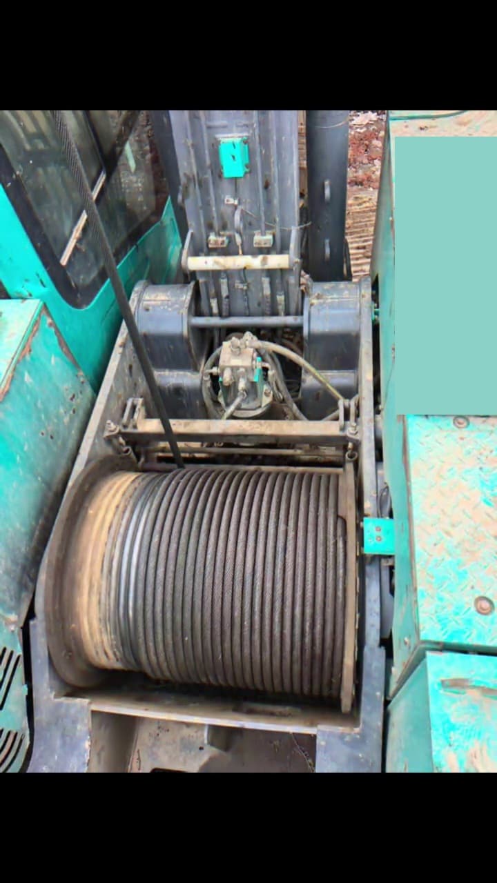 Used Sunward 160H2 Rotary Drilling Rig interior view