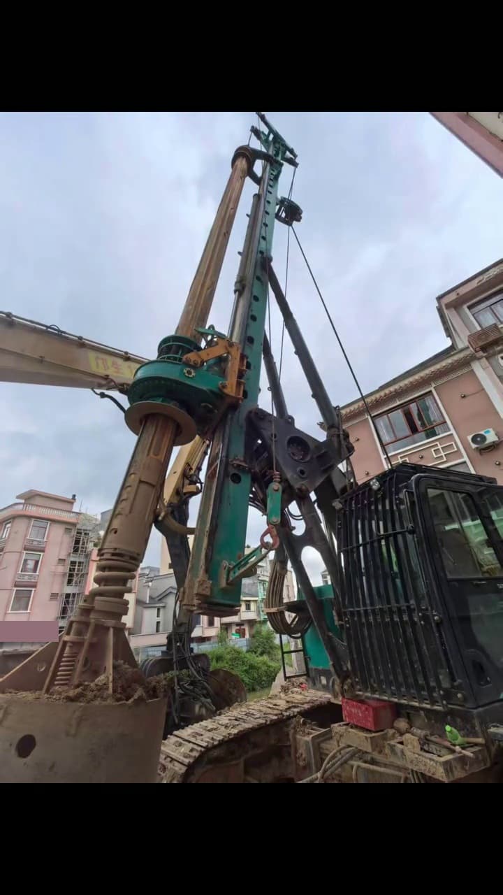 Used Sunward 160H2 Rotary Drilling Rig side view