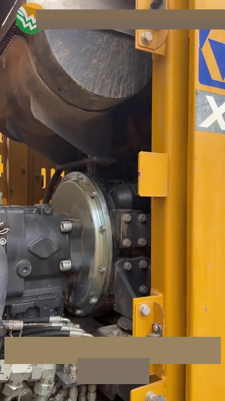 XCMG XR168E drilling-rig used equipment interior view