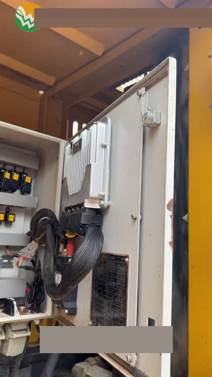 XCMG XR168E drilling-rig used equipment interior view