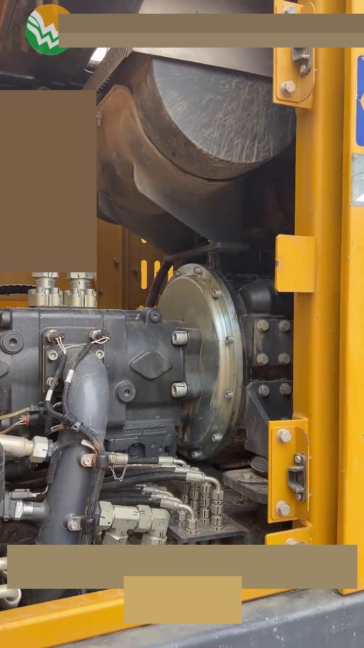 XCMG XR168E drilling-rig used equipment interior view