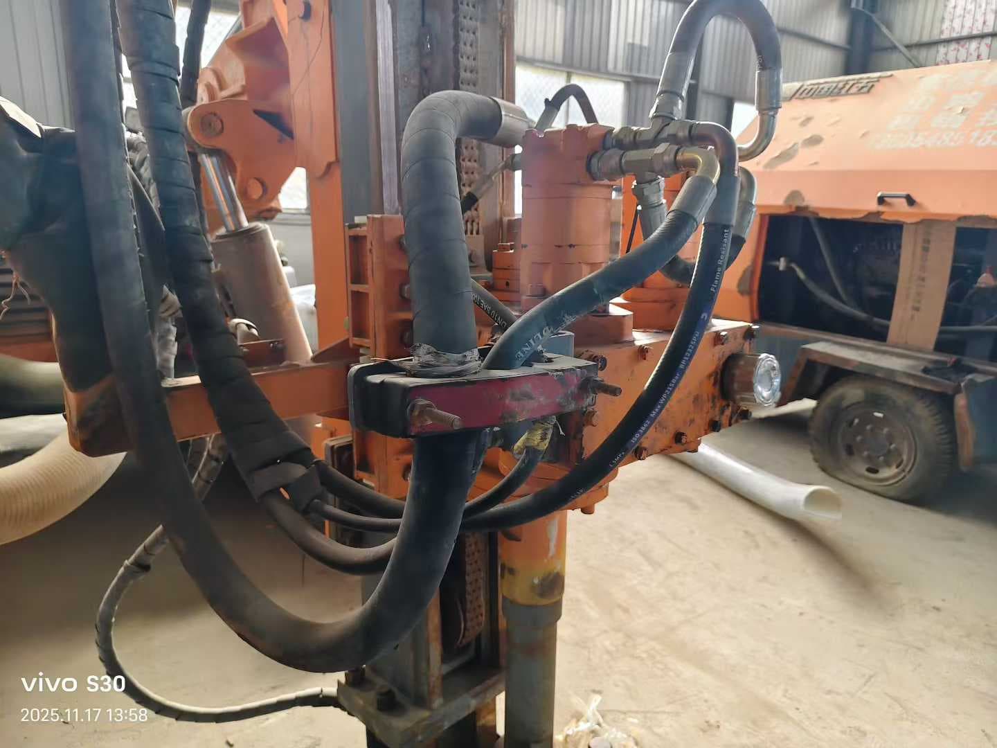 Used Zhigao ZGYX420-1 crawler dth drilling rig, source view 5