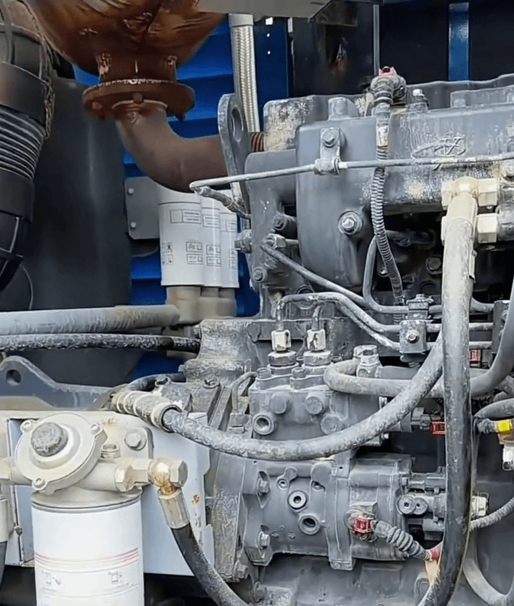 Liutech 295-25 Internal details of air compressor engine and exhaust pipe
