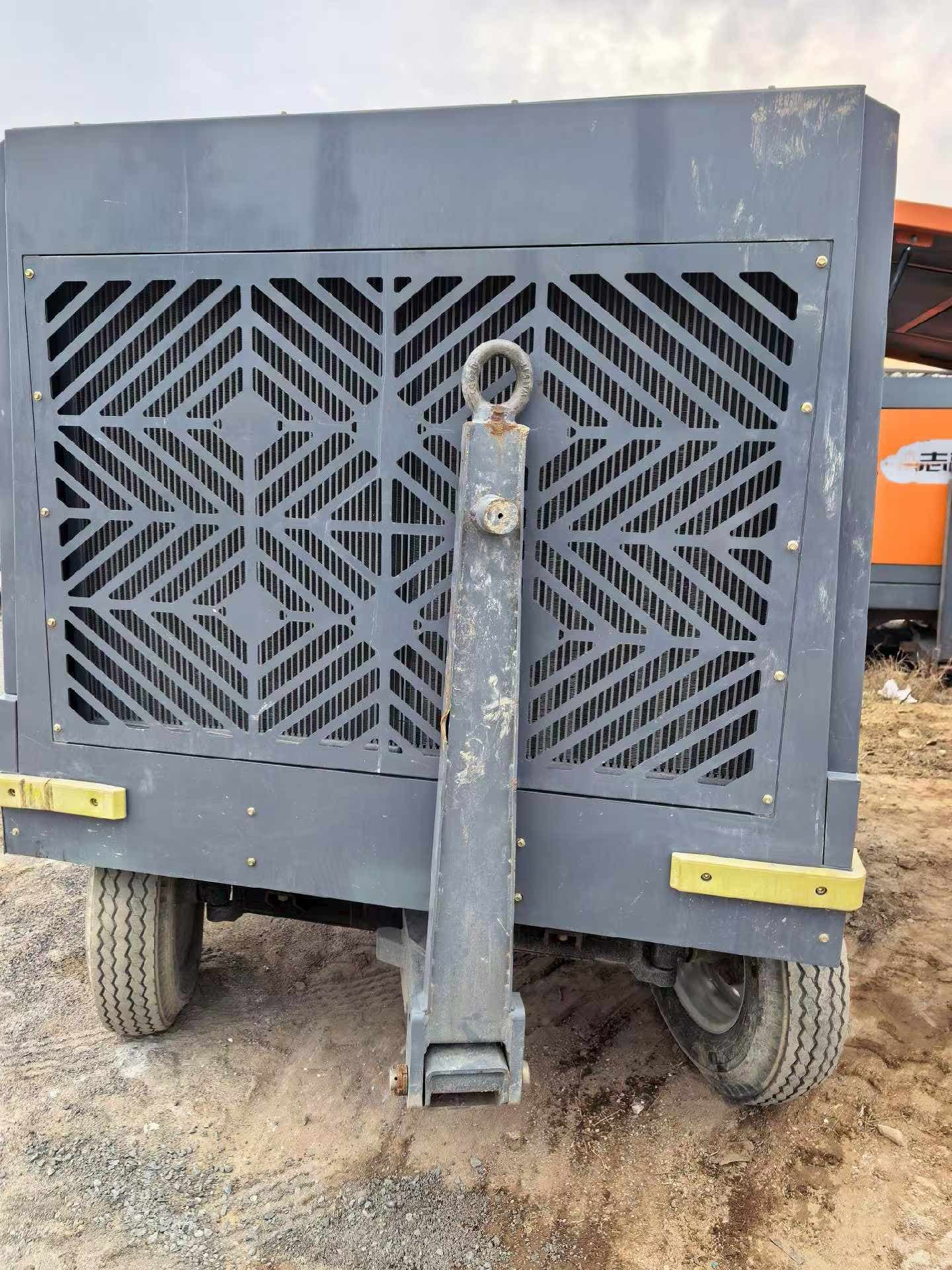 Used Zhigao 132SDYT-19 electric portable air compressor, source view 4