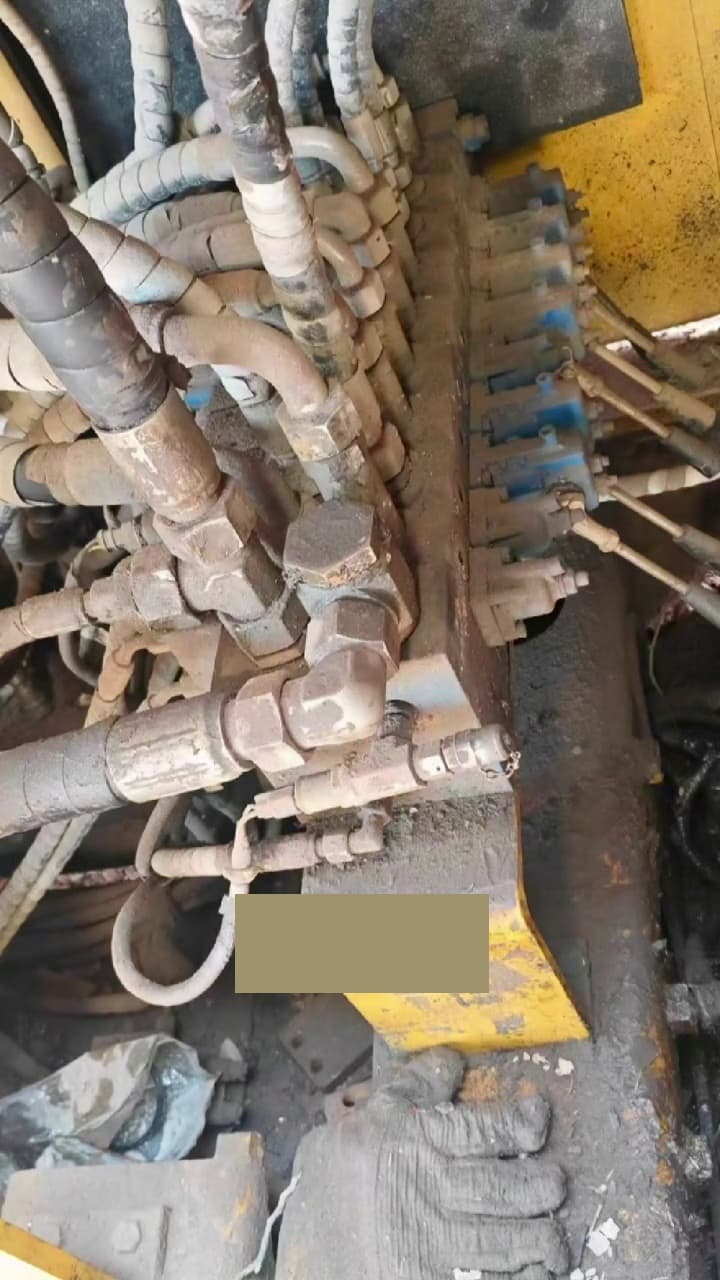 Used SANY 405HK Rotary Drilling Rig interior view