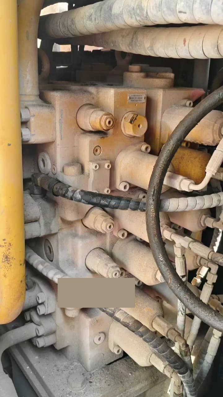 Used SANY 405HK Rotary Drilling Rig interior view