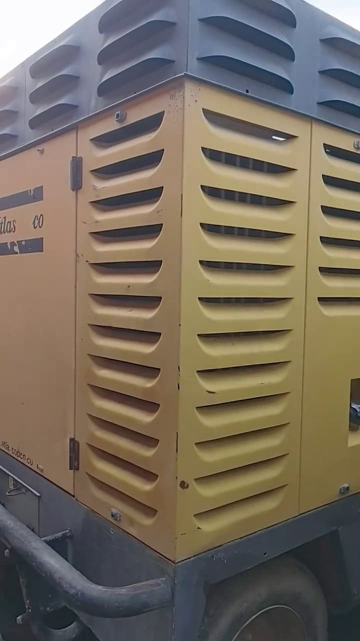Atlas Copco XRHS836 Mobile Air Compressor used equipment