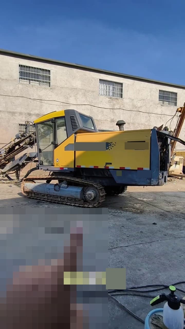 Atlas Copco T35 буровая установка б/у оборудование вид спереди