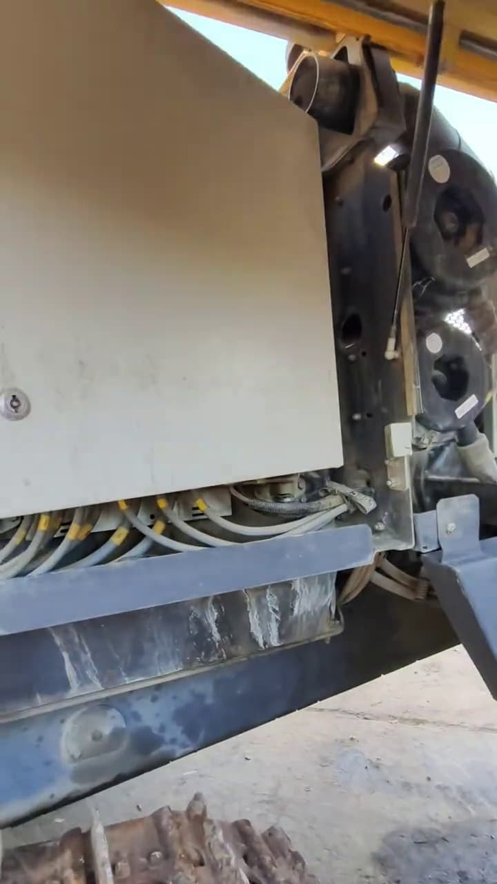 Atlas Copco T35 буровая установка б/у оборудование вид изнутри