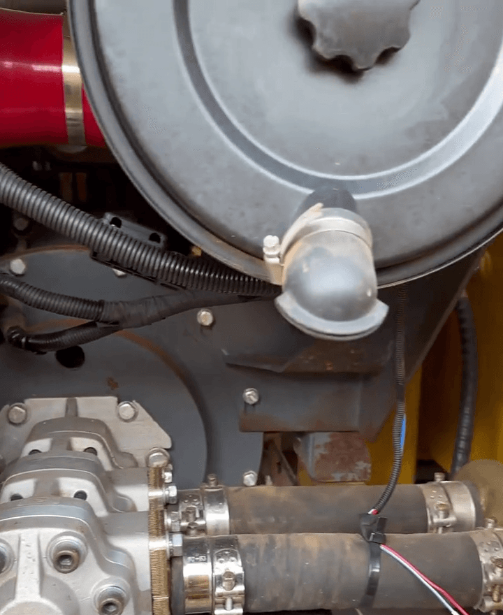 Hengwang 300 drilling rig pump body, filters and piping