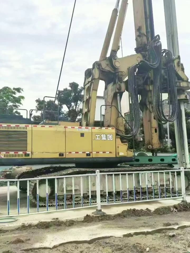 Used drilling rig inspected for hydraulic temperature and cooling condition