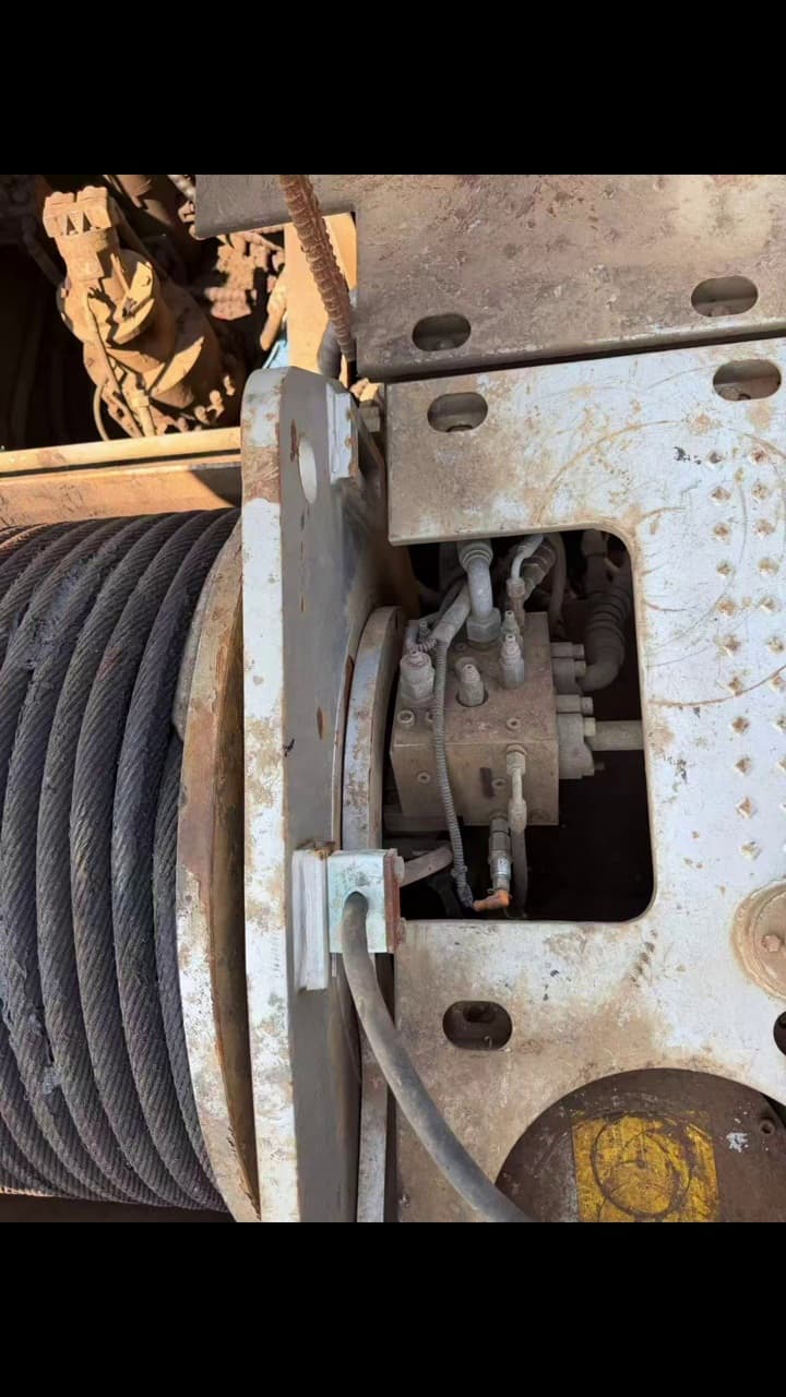 Used Zoomlion 240 Rotary Drilling Rig interior view