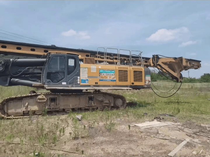 Foreuse rotative XCMG XR400E d'occasion