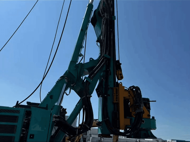 Foreuse rotative Used Sunward 360H3, vue en fonctionnement