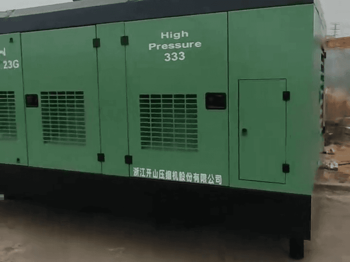 Kaishan 29-23 mobil hava kompresörünün sağ görünümü