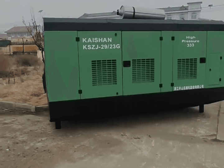 Kaishan 29-23 mobil hava kompresörünün tüm makine ana görünümü