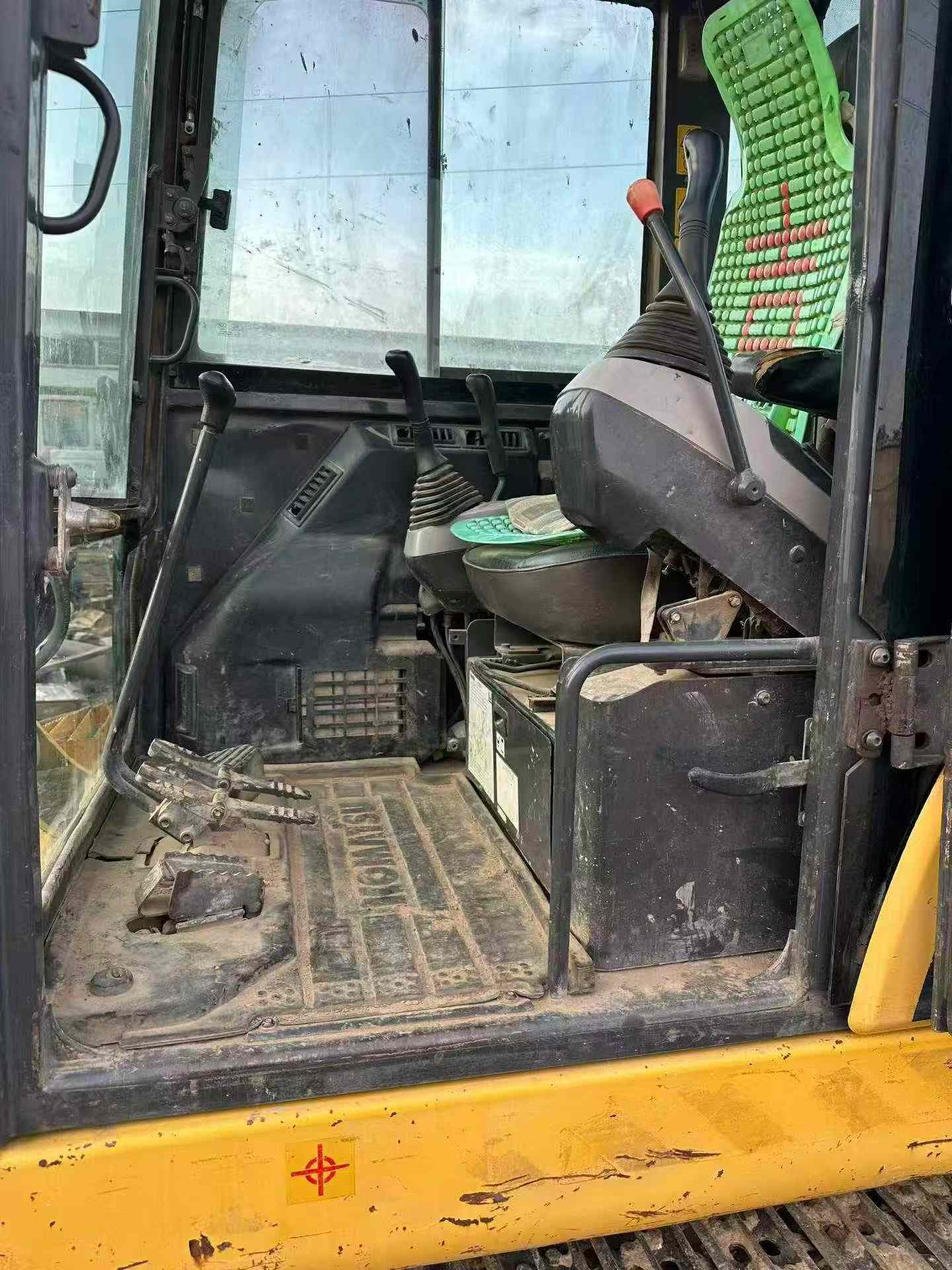 Komatsu PC56 ekipmanın gerçek fotoğrafı 8