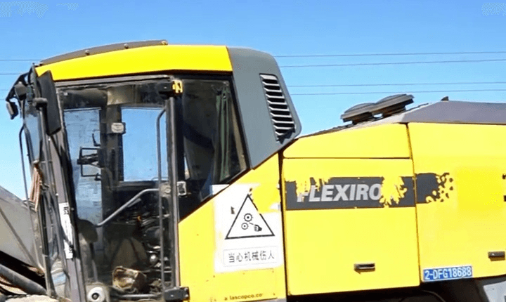 Atlas Copco FlexiROC D50 DTH Açık Ocak Sondaj Makinesi — İkinci El Ekipman