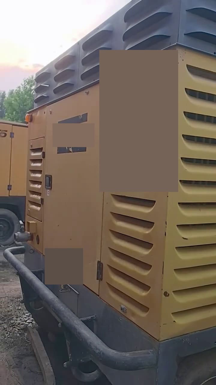 Atlas Copco XRHS836 ضاغط هواء معدات مستعملة منظر يسار